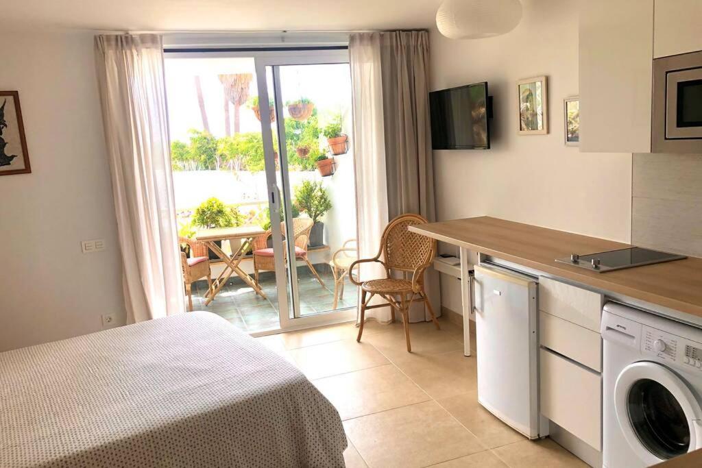 Modern & Spacious Studio Isla, Puerto Del Carmen Tías Kültér fotó